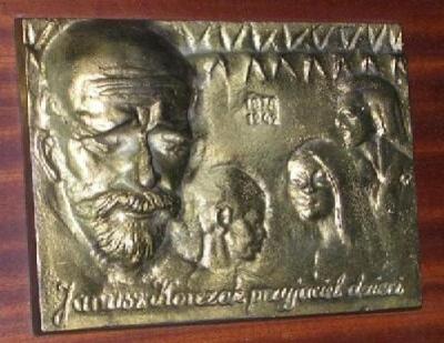 Doctor Janusz Korczak Medal Commemorating the 40th Anniversary of his death 1942 - 1982  