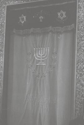 Pictures of the Aron Kodesh (Torah Ark) of New Hope Synagogue 