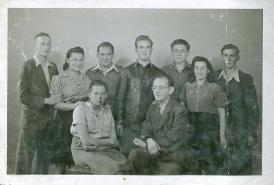 Photo Teenage Werner Coppel with Group 